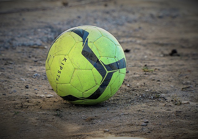 他在边路的 他在边路的